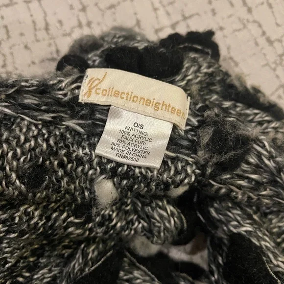 Nordstrom Infinity Scarf with faux fur by Collection Eighteen. - Picture 4 of 7